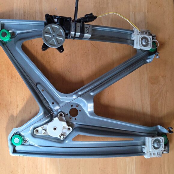 Smart Car Part A451720046 Left Window Regulator (284) - Picture 2 of 2